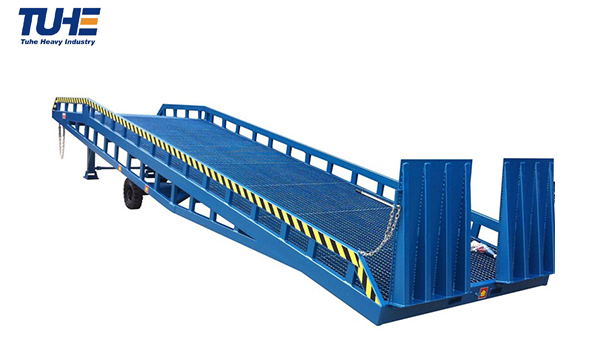 Mobile Hydraulic Loading Ramp Dock Portable Bridge For Garage